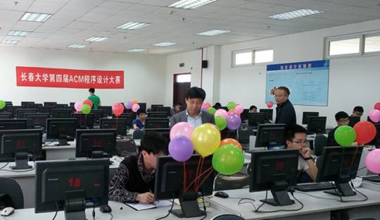 比赛现场(摄影:朱德新)